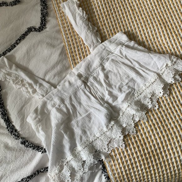 White Flowey Crop Tank with Frilled Straps - Picture 2 of 3